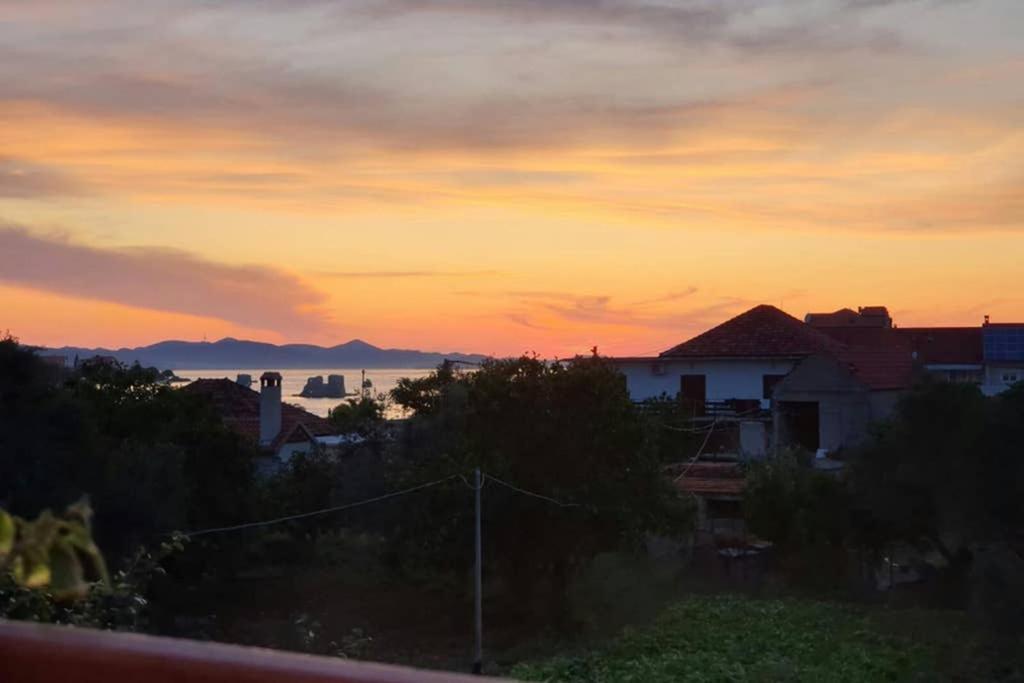 Apartman Greta Sukošan Bagian luar foto