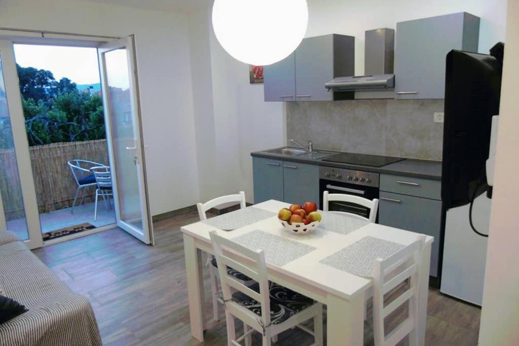Apartman Greta Sukošan Bagian luar foto