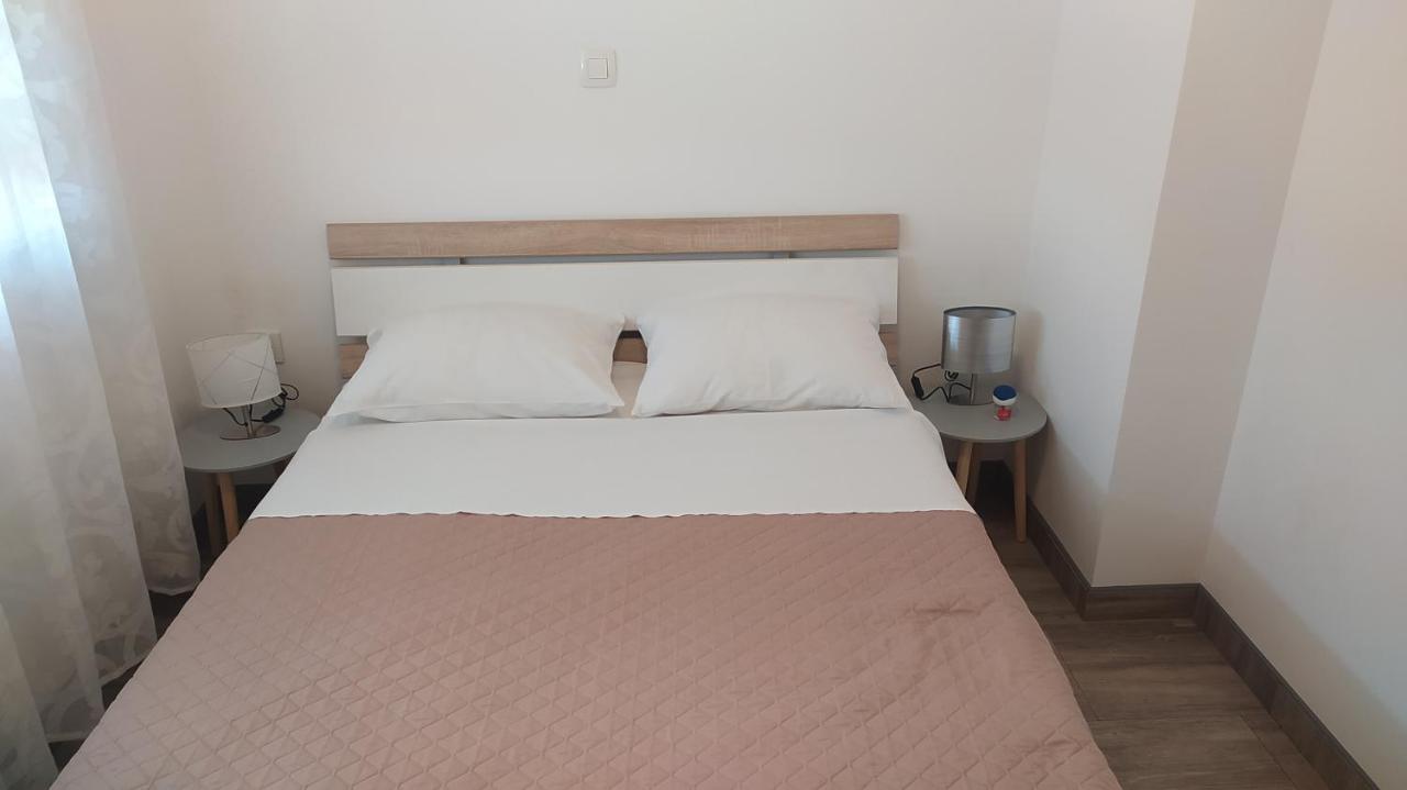 Apartman Greta Sukošan Bagian luar foto