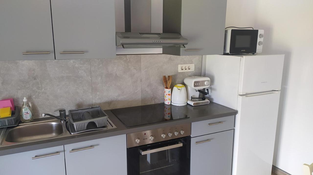 Apartman Greta Sukošan Bagian luar foto