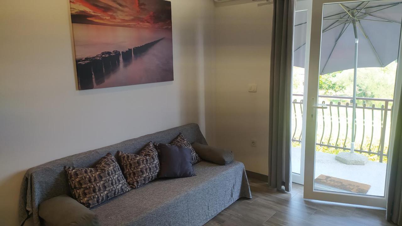 Apartman Greta Sukošan Bagian luar foto